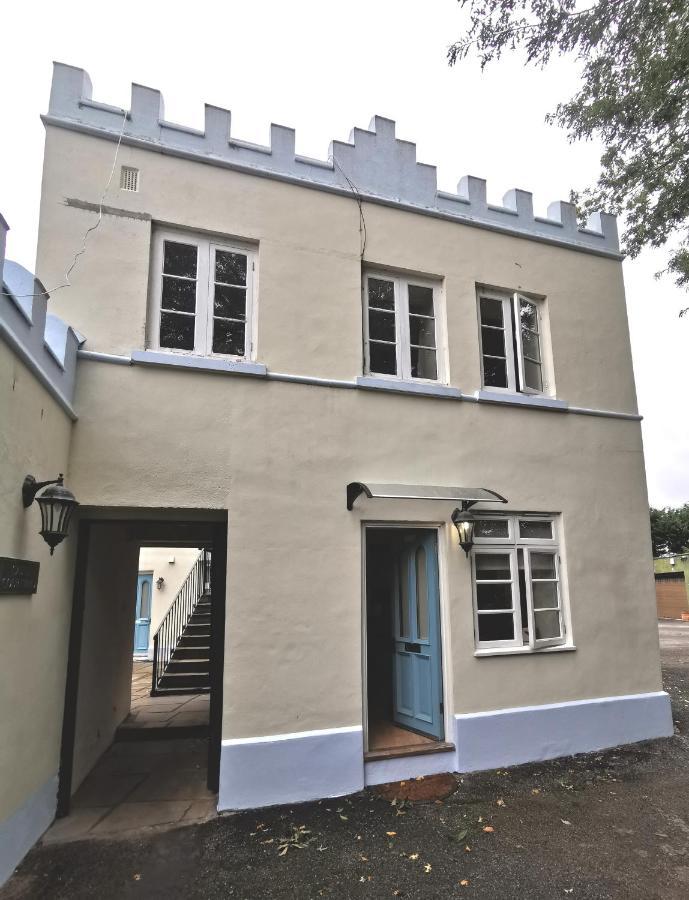 Castle Annexe From 3 Nights Apartment Торки Екстериор снимка