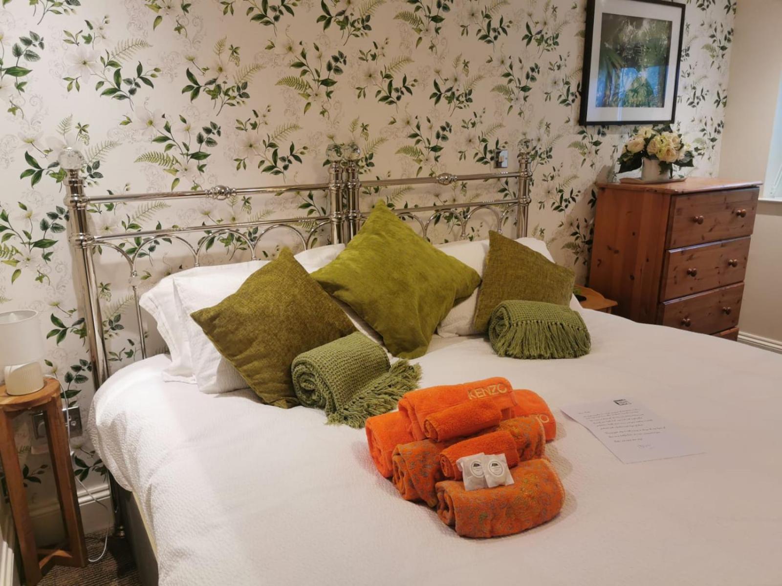 Castle Annexe From 3 Nights Apartment Торки Екстериор снимка